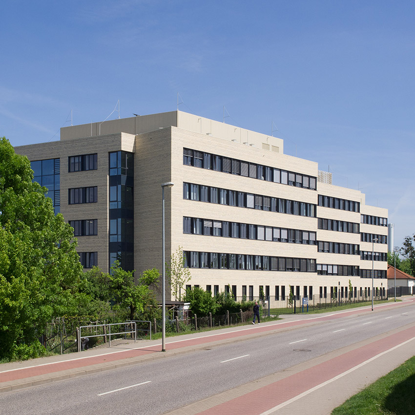 Blick auf das Gebäude vom Leibniz-Institut für Neurobiologie